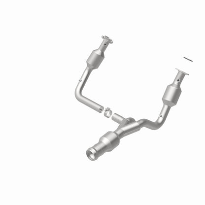 MagnaFlow Direct Fit Catalytic Converter 2015 GMC Yukon XL V8 6.2L
