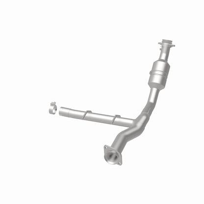 Magnaflow Conv DF 2011-2014 F-150 5.0L debajo de la carrocería