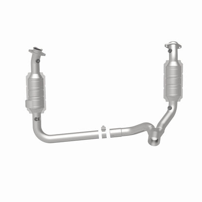 MagnaFlow Direct Fit Catalytic Converter 2006 Dodge RAM 1500 Pickup 5.7L Solid Front Axle