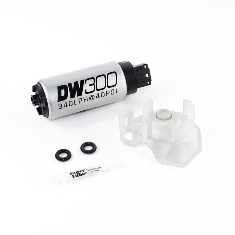 DeatschWerks 340lph DW300C Bomba de combustible compacta con kit de instalación 08-15 Mitsubishi EVO X (sin clips)