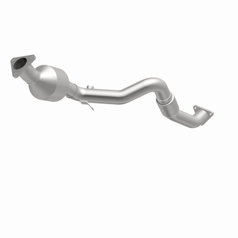 MagnaFlow Direct Fit Catalytic Converter 07 VW Touareg 3.6L Front close