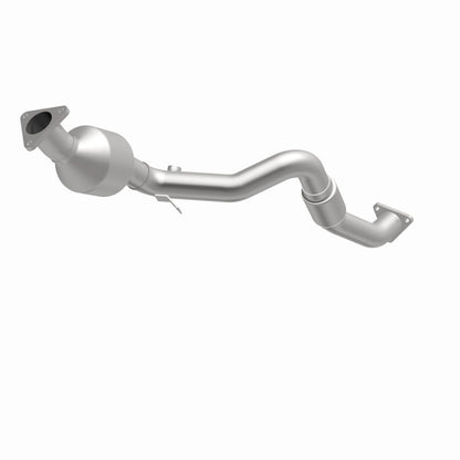 MagnaFlow Direct Fit Catalytic Converter 07 VW Touareg 3.6L Front close