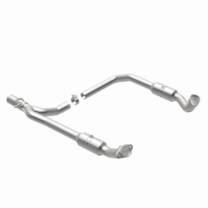MagnaFlow Direct Fit Catalytic Converter 2009-2012 E-150 5.4 L Underbody
