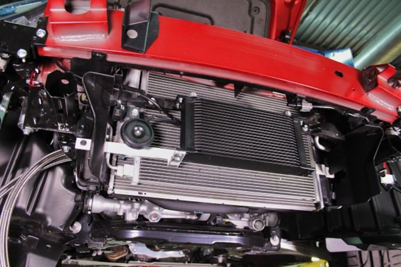 Mishimoto 2016+ Mazda Miata Kit termostático de enfriador de aceite - Negro