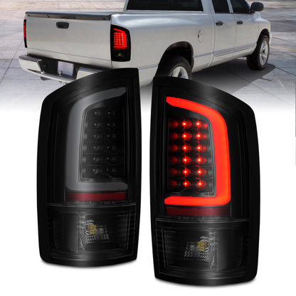 ANZO 2002-2006 Dodge Ram 1500 luces traseras LED con barra de luz carcasa negra lente ahumada