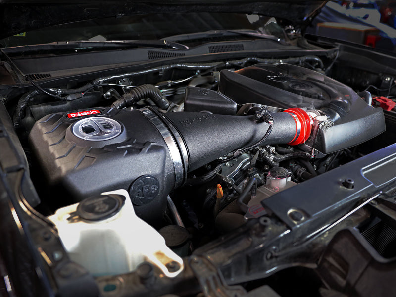 aFe Sistema de admisión de aire frío Takeda Momentum con filtro Pro 5R 16-19 Toyota Tacoma V6-3.5L