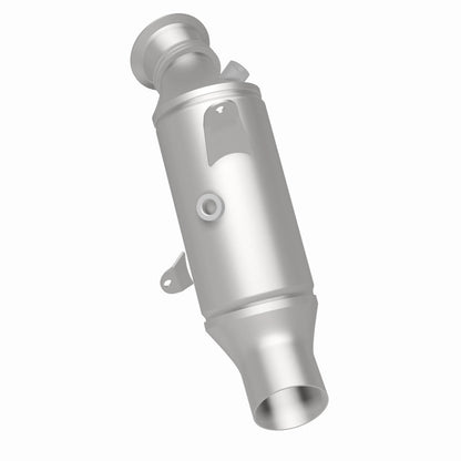 MagnaFlow Direct Fit Catalytic Converter 2015 BMW 640i/740i Underbody