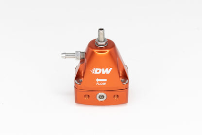Regulador de pressão de combustível ajustável em linha DeatschWerks DWR1000iL - laranja