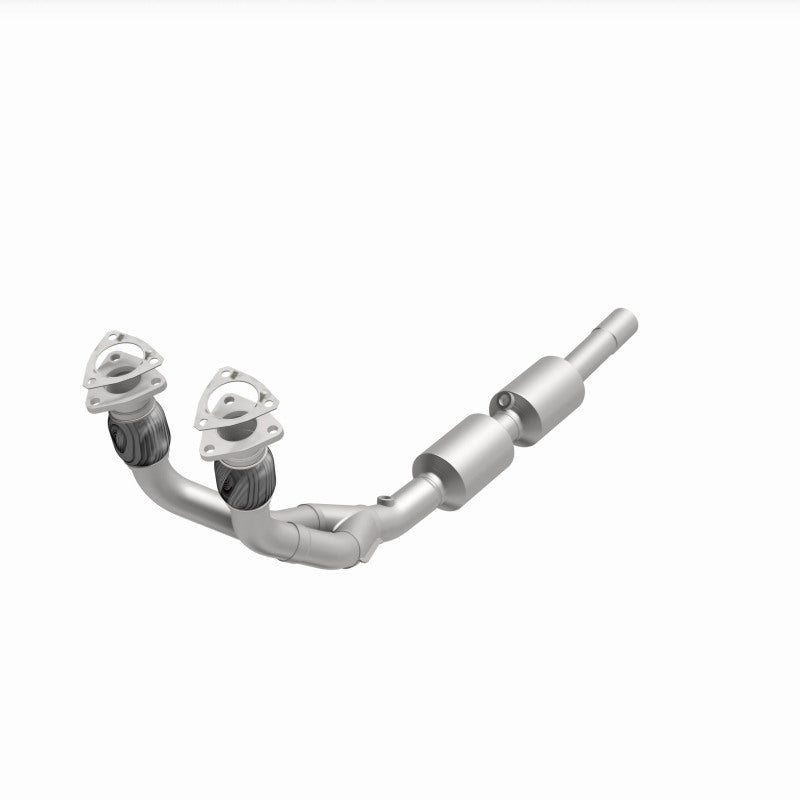 MagnaFlow Direct Fit Catalytic Converter 02-05 Golf 2.8L Underbody