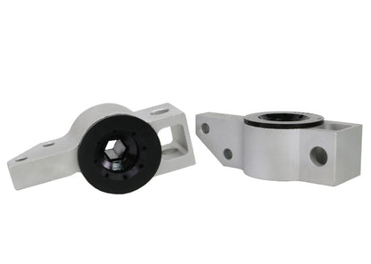Whiteline Plus 04-12 Volkwagen Golf, 04-12 Audi A3 Conjunto de buchas dianteiras do braço de controle inferior interno
