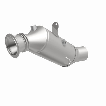 MagnaFlow Direct Fit Catalytic Converter 2015 BMW 640i/740i Underbody