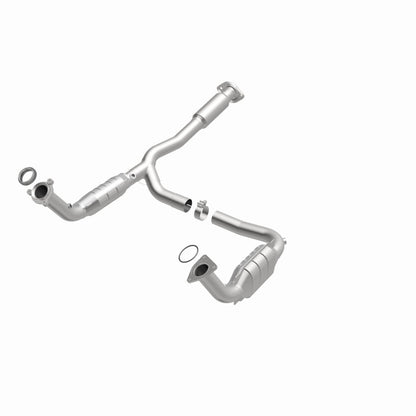 MagnaFlow Direct Fit Catalytic Converter 05-06 GMC Envoy XL Denali