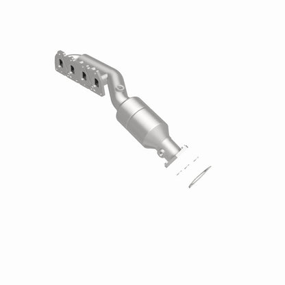 MagnaFlow Direct Fit Catalytic Converter 02-04 Volkswagen Passat 4.0L