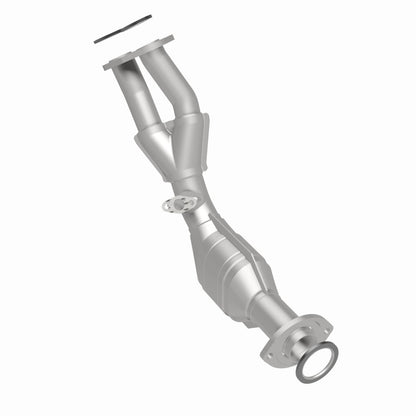 MagnaFlow Direct Fit Catalytic Converter 01-04 Toyota Tacoma 2.7L fr