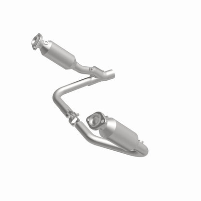MagnaFlow Direct Fit Catalytic Converter California Grade 07-08 Dodge Durango 3.7L