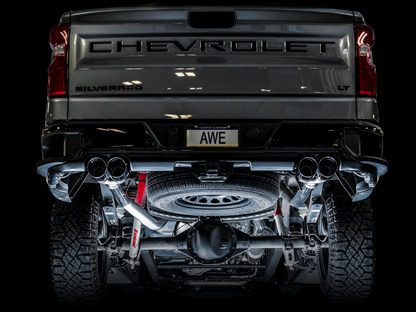 AWE Tuning 4th Gen GM 1500 6.2L 0FG Catback Split Saída traseira (com recortes de pára-choques) - pontas cromadas quádruplas