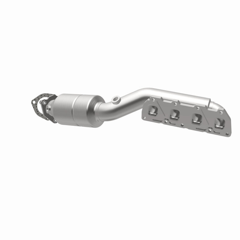 MagnaFlow Direct Fit Catalytic Converter 02-04 Volkswagen Passat 4.0L