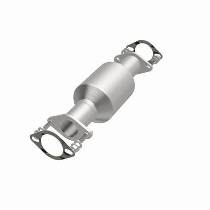 MagnaFlow Direct Fit Catalytic Converter 03-06 Kia Sorento 3.5L rear