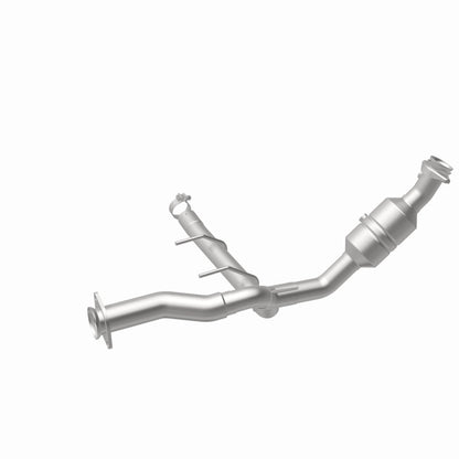 Magnaflow Conv DF 2011-2014 F-150 5.0L debajo de la carrocería