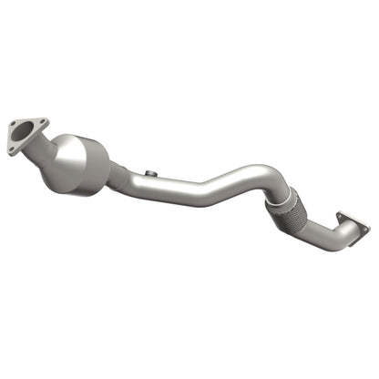 MagnaFlow Direct Fit Catalytic Converter 07 VW Touareg 3.6L Front close