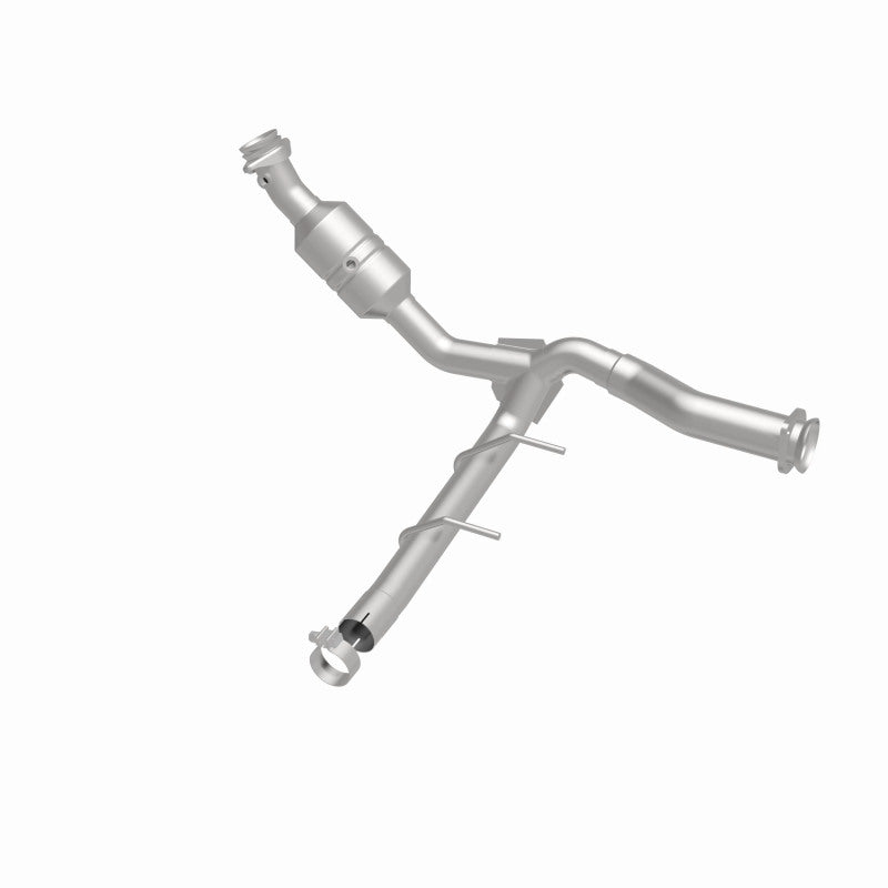 Magnaflow Conv DF 2011-2014 F-150 5.0L debajo de la carrocería