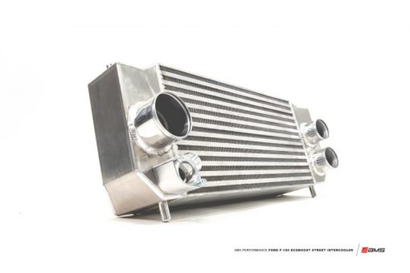 AMS Performance 2015+ Ford F-150 2.7L/3.5L / 17-19 Ford Raptor 3.5L 5.5in Intercooler de espesor actualizado