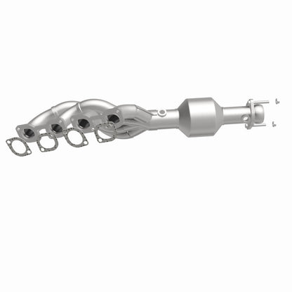 MagnaFlow Direct Fit Catalytic Converter 04-05 BMW 545I 4.4L P/S