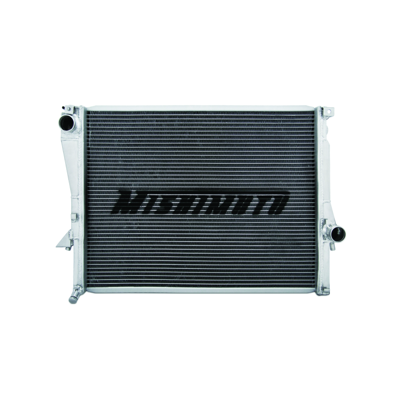 Radiador de alumínio Mishimoto 99-02 BMWZ3 Manual X-Line (núcleo mais espesso)