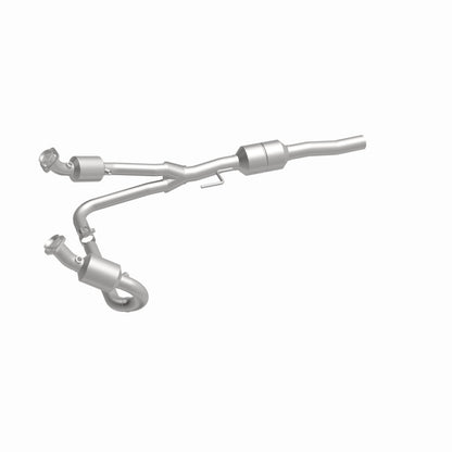MagnaFlow Direct Fit Catalytic Converter 02-03 Dodge Durango