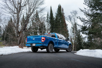 MBRP 2021+ F-150 2.7L/ 3.5L Ecoboost, 5.0L 3in Cat Back 2.5in Dual Split Trasero - Revestimiento negro