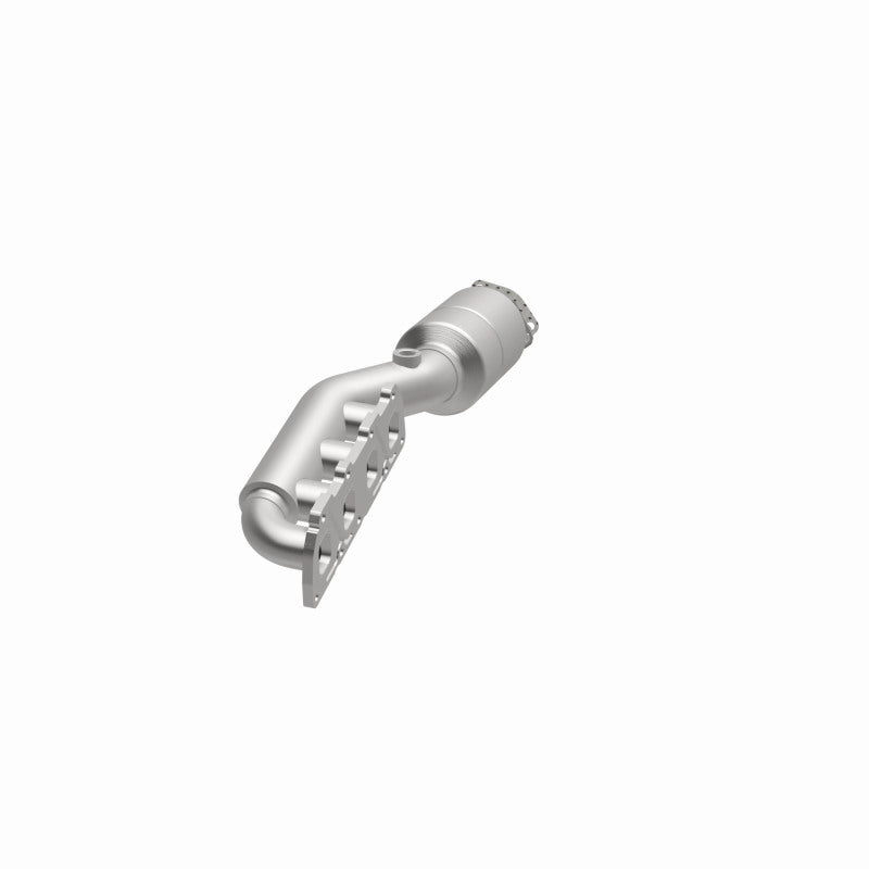 MagnaFlow Direct Fit Catalytic Converter 02-04 Volkswagen Passat 4.0L