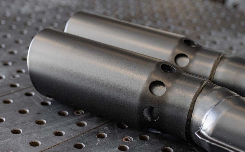 MagnaFlow 07-10 Dodge 2500/3500 409 SS DPF Traseira 5 pol. Escape de saída única - Preto