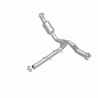 Magnaflow Conv DF 2011-2014 F-150 5.0L debajo de la carrocería