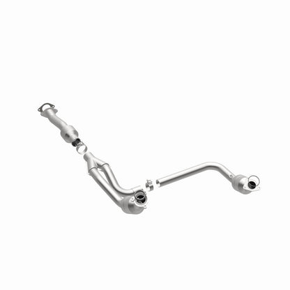 MagnaFlow Direct Fit Catalytic Converter 2011-2014 Express 1500 4.3L Underbody