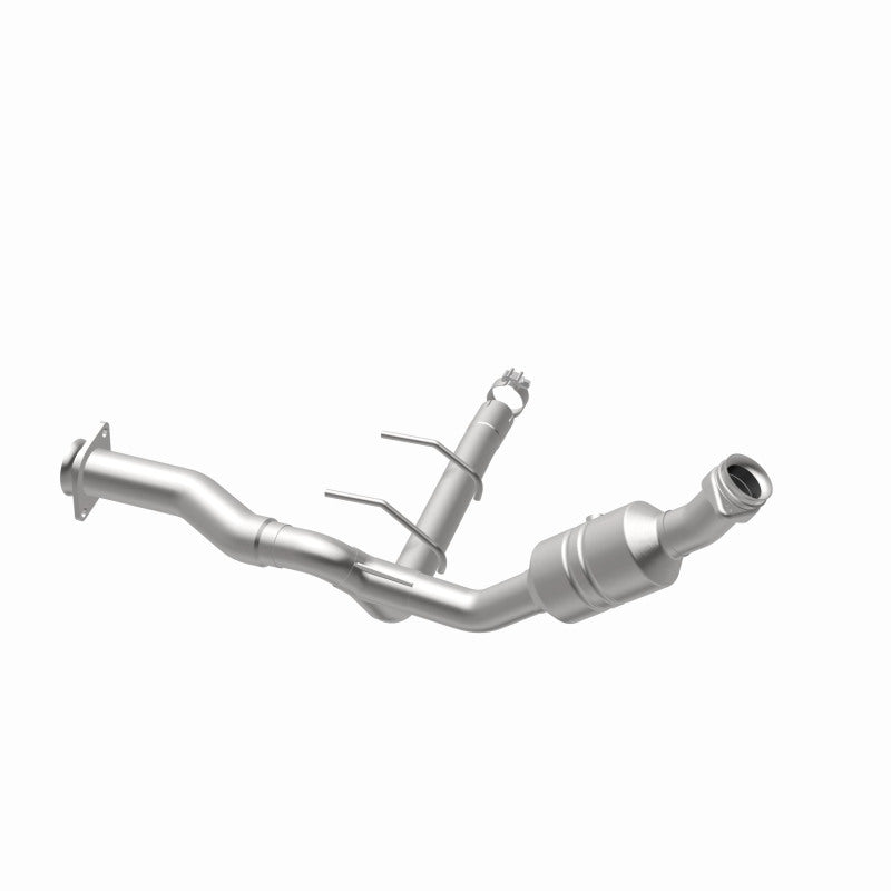 Magnaflow Conv DF 2011-2014 F-150 5.0L debajo de la carrocería