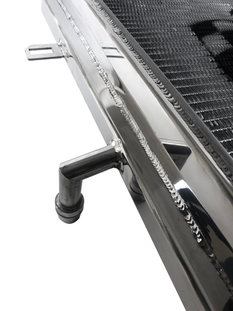 CSF BMW B58/B48 Intercambiador de calor de triple paso de montaje frontal con protección contra rocas