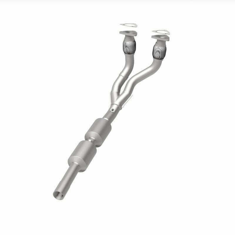 MagnaFlow Direct Fit Catalytic Converter 02-05 Golf 2.8L Underbody