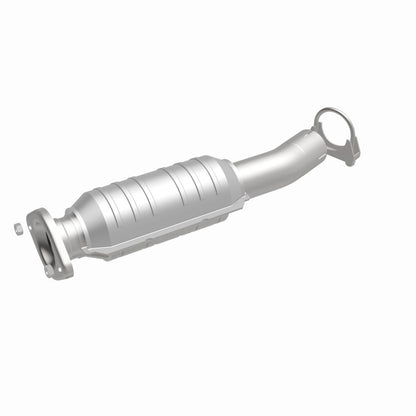 MagnaFlow Direct Fit Catalytic Converter 04 Toyota Sienna 3.3L