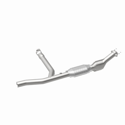 MagnaFlow Direct Fit Catalytic Converter 97-98 F150/F250 4.2L 2Wd Pa