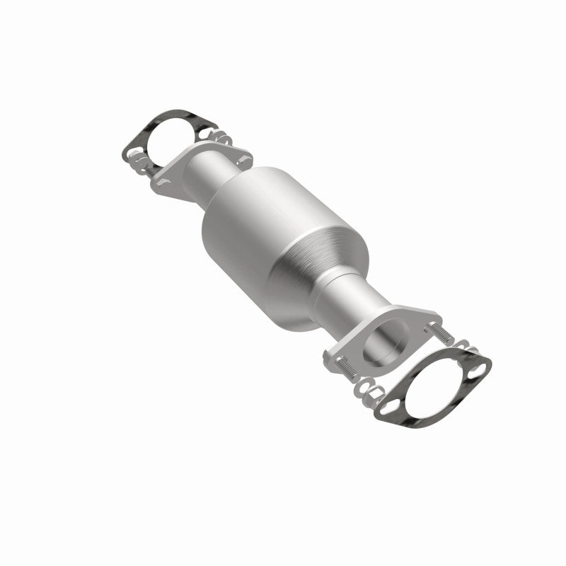 MagnaFlow Direct Fit Catalytic Converter 03-06 Kia Sorento 3.5L rear