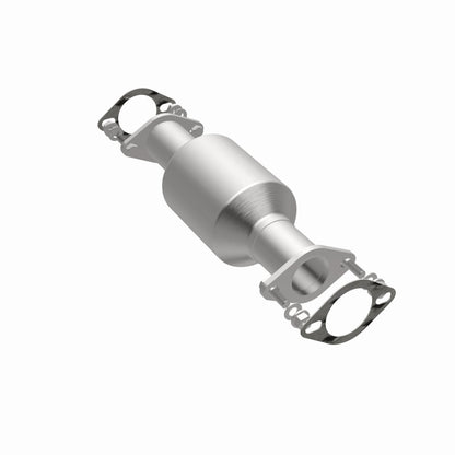 MagnaFlow Direct Fit Catalytic Converter 03-06 Kia Sorento 3.5L rear