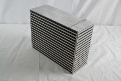 CSF Magnum 1000+hp Bar &amp; Plate Intercooler Core - 18 pol. C x 12 pol. A x 6 pol. L