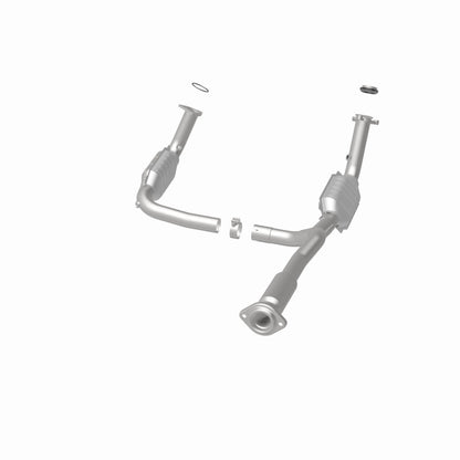MagnaFlow Direct Fit Catalytic Converter 05-06 GMC Envoy XL Denali