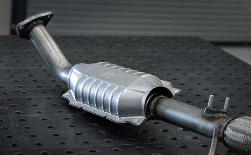 MagnaFlow Direct Fit Catalytic Converter Dakota 99