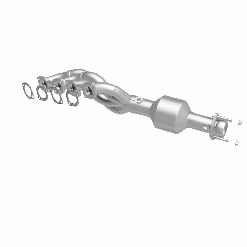 MagnaFlow Direct Fit Catalytic Converter 04-05 BMW 545I 4.4L P/S