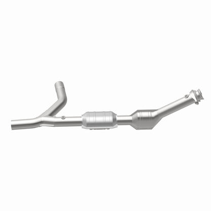 MagnaFlow Direct Fit Catalytic Converter 00-04 Ford E150 4.6L Passenger Side