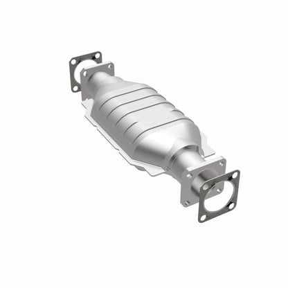 MagnaFlow California Direct Fit Catalytic Conv 75-82 Chevrolet LUV 1.8L / 86-91 Isuzu Trooper 2.3L