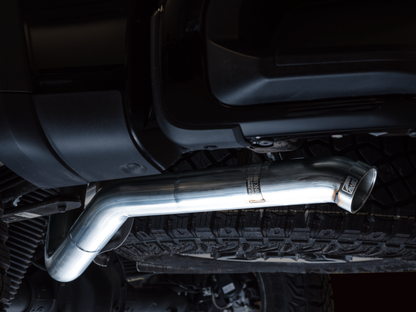 AWE Tuning 22-23 GMC Sierra 1500 AT4X 6.2L 0FG Catback Split Dual (Pára-choque plano) - Bashguard (sem pontas)