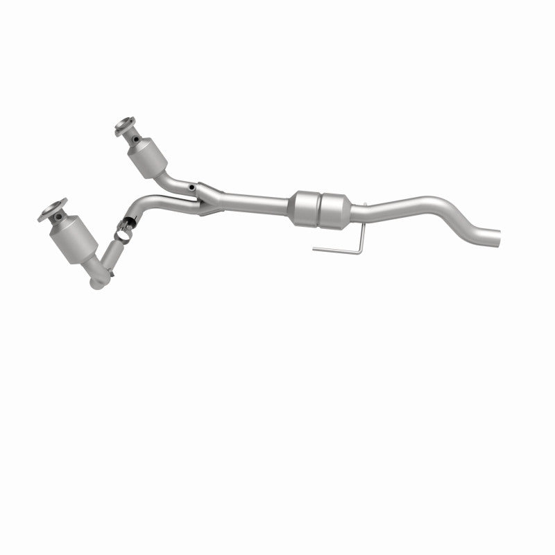 MagnaFlow Direct Fit Catalytic Converter 00-03 Durango 4WD 4.7L