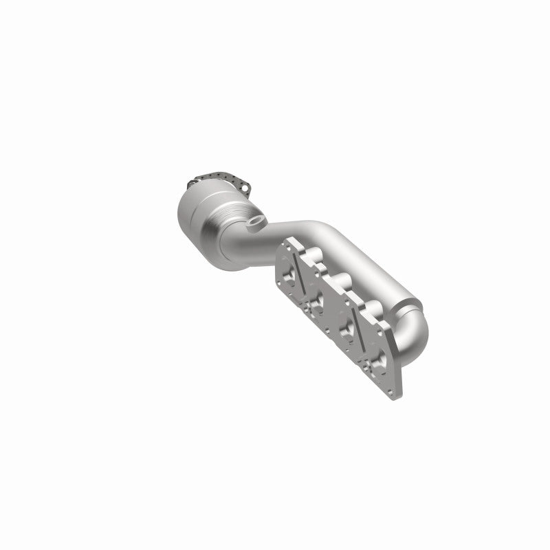 MagnaFlow Direct Fit Catalytic Converter 02-04 Volkswagen Passat 4.0L